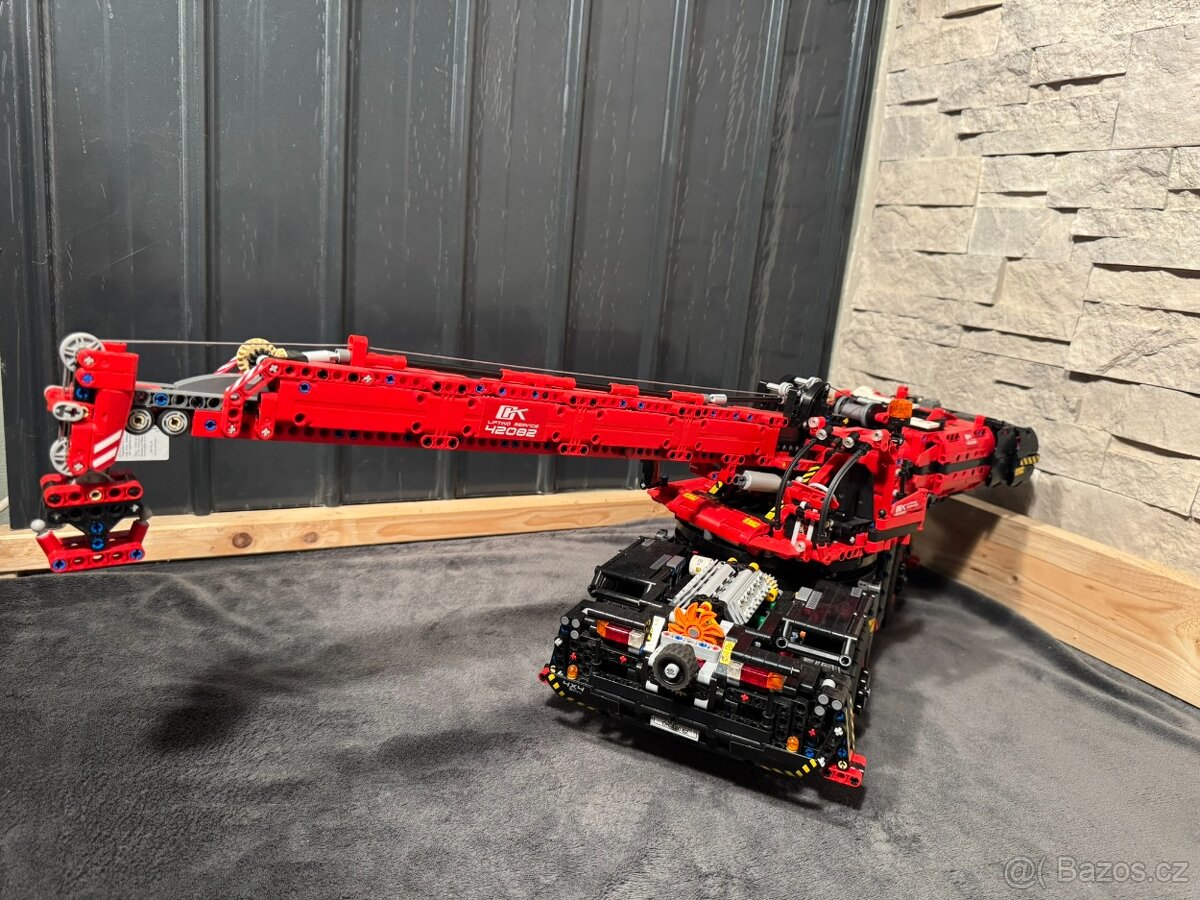 LEGO Technic 42082 – Terénní jeřáb- přes 4000 dílů - 4