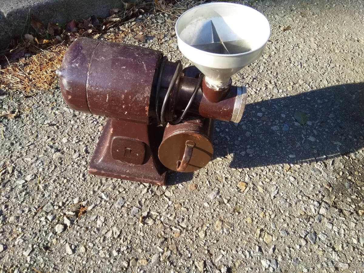 Mlýnek na kávu, býval v obchodech s potravinami, funkční - 4