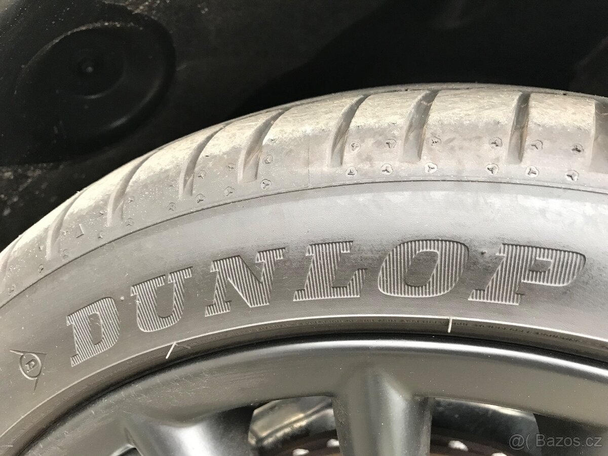Prodám sadu letních pneu Dunlop SportMaxx 205/45 R17 - 4