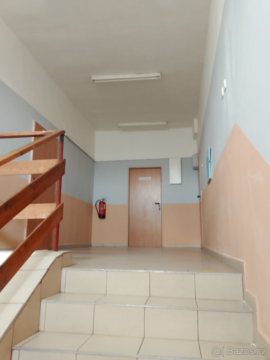 Pronájem skladů a kanceláří - 4