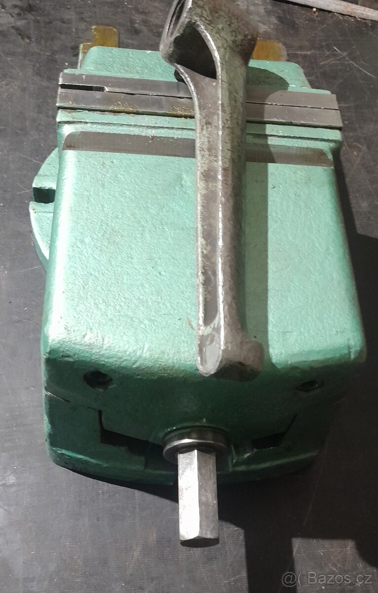 Strojní svěrák 200mm - 4