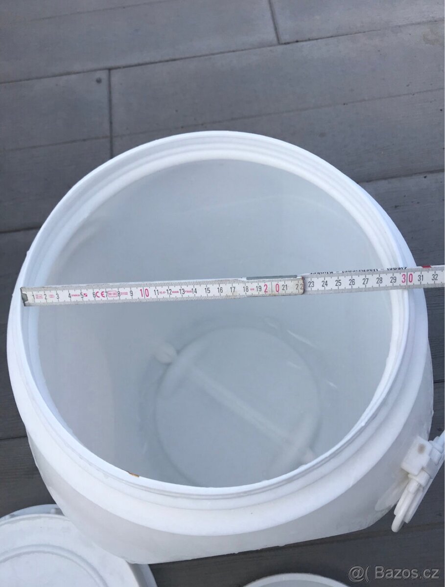 Plastový sud 50 L s těsnícím víkem - 4