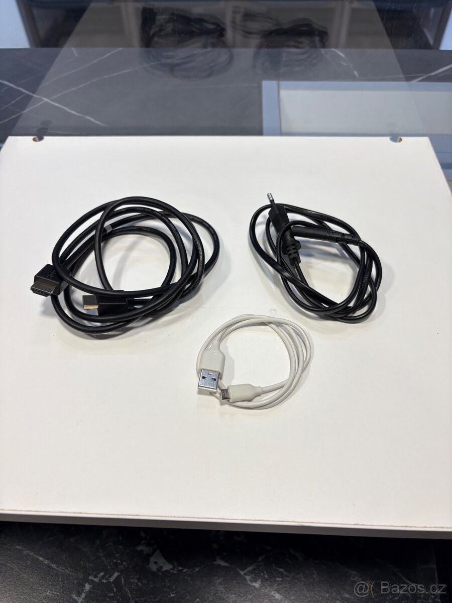 PlayStation 4 (500 GB) + originální černý ovladač - 4