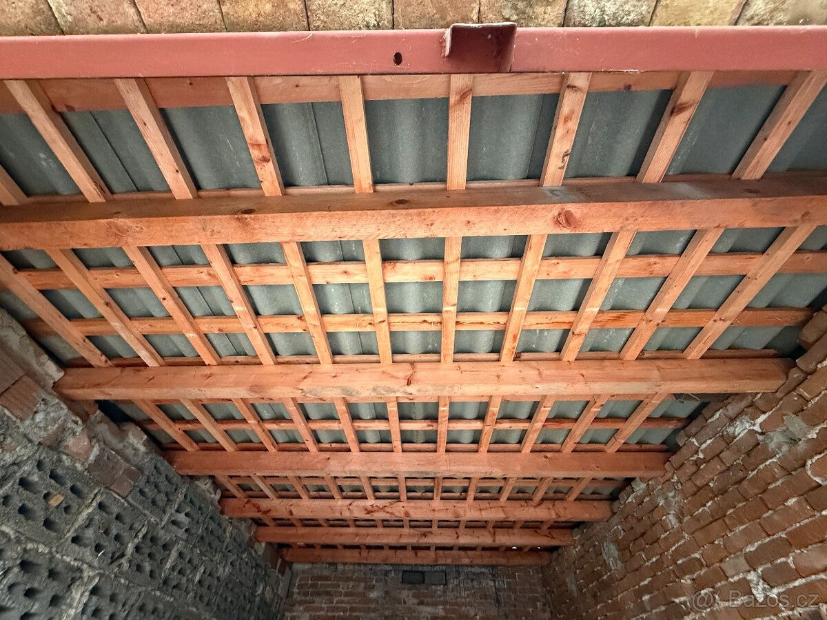 Prodám garáž 24 m² u STK Mělník, nová střecha - 4
