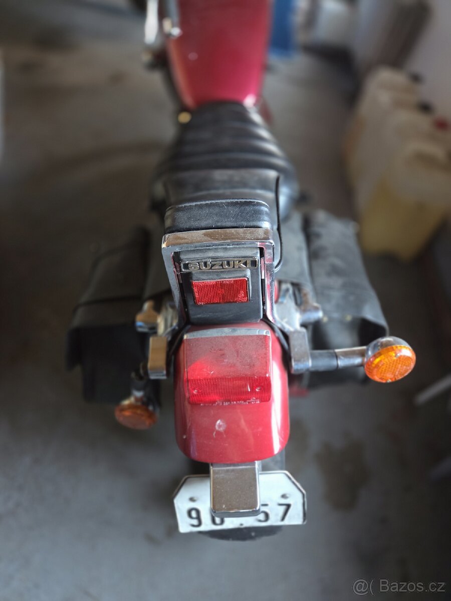 Suzuki Intruder 800 - 4