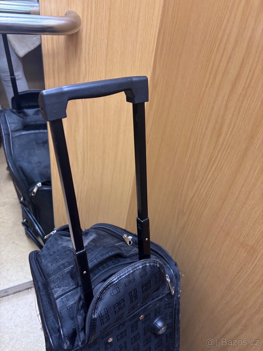 Cerna taska na koleckach - 4