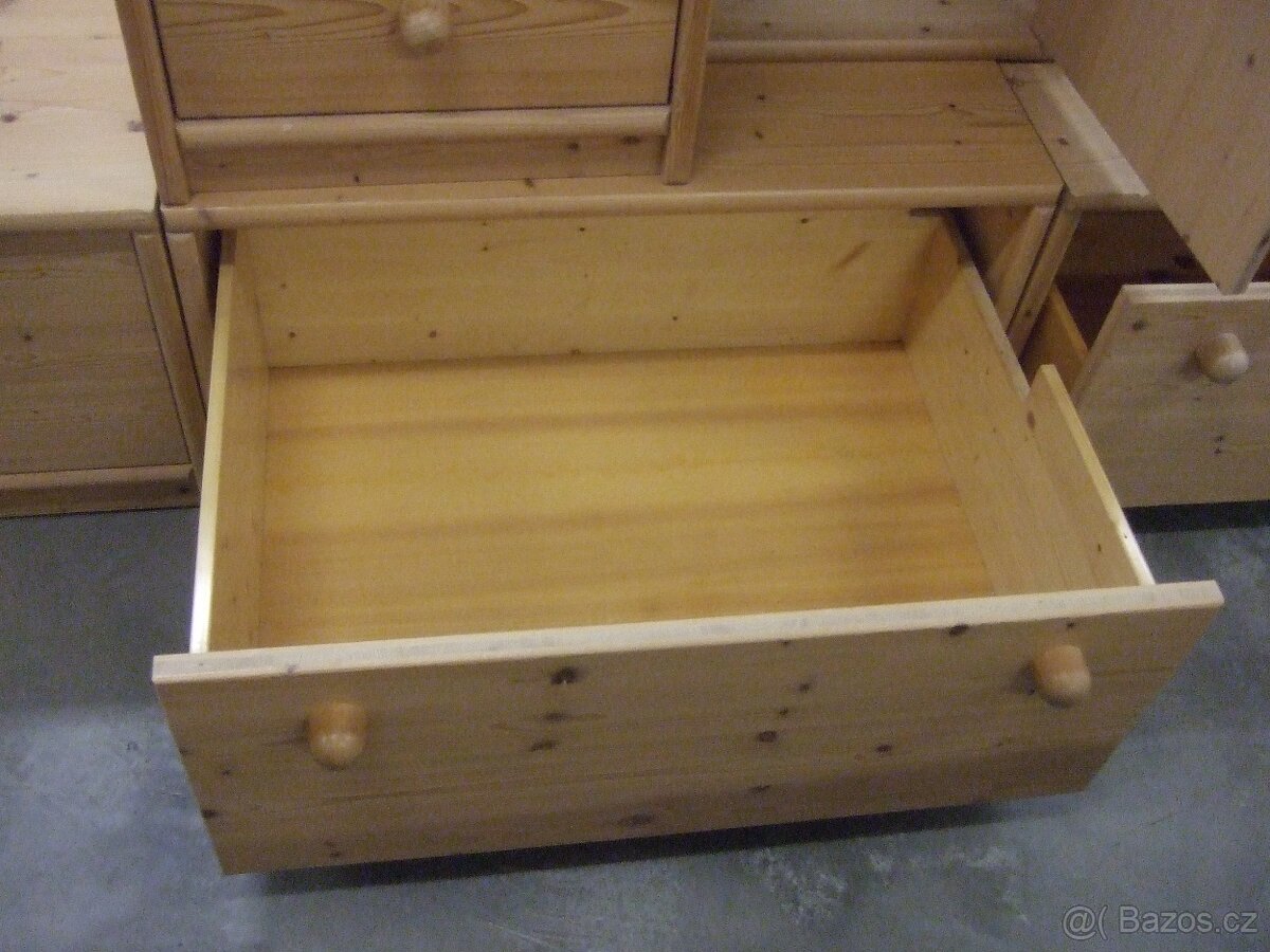 Masivní 5ti dílná stěnka - 4