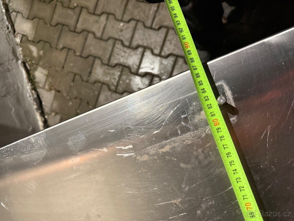 Podstavec/nerezový stůl se zarážkami - 4