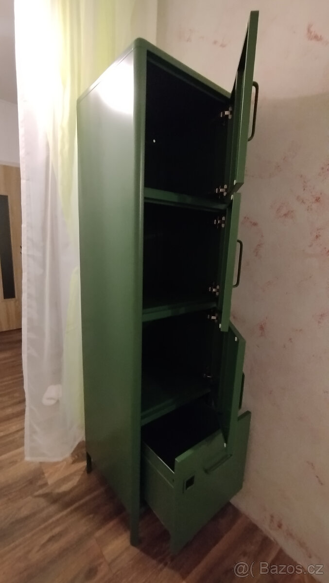 Skříň plechová - 4
