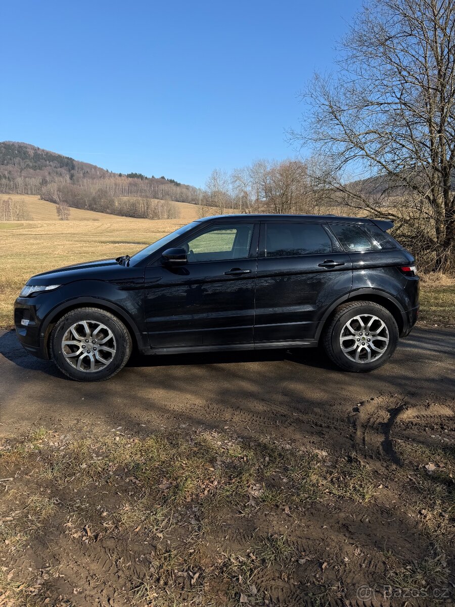 Range Rover Evoque 2.2 SD4 / 140KW / BLACK EDITION / MANUÁL - 4