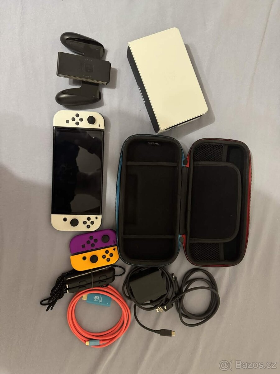 SWITCH OLED + 2xJOY CON + Case - 4