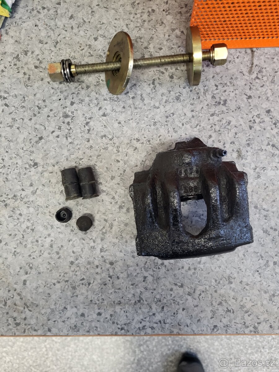 Brzdový třmen bmw e36 - 4