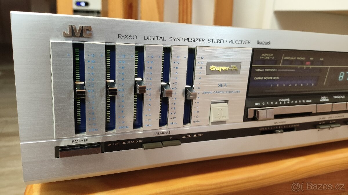 JVC R-X60 Receiver Top stav - 4