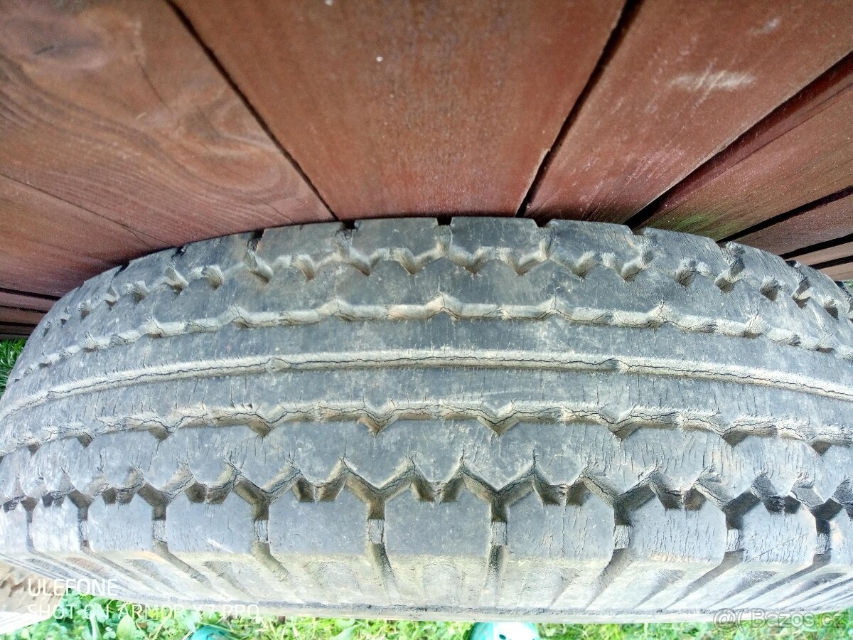 Pneu 8,25-15 - 4