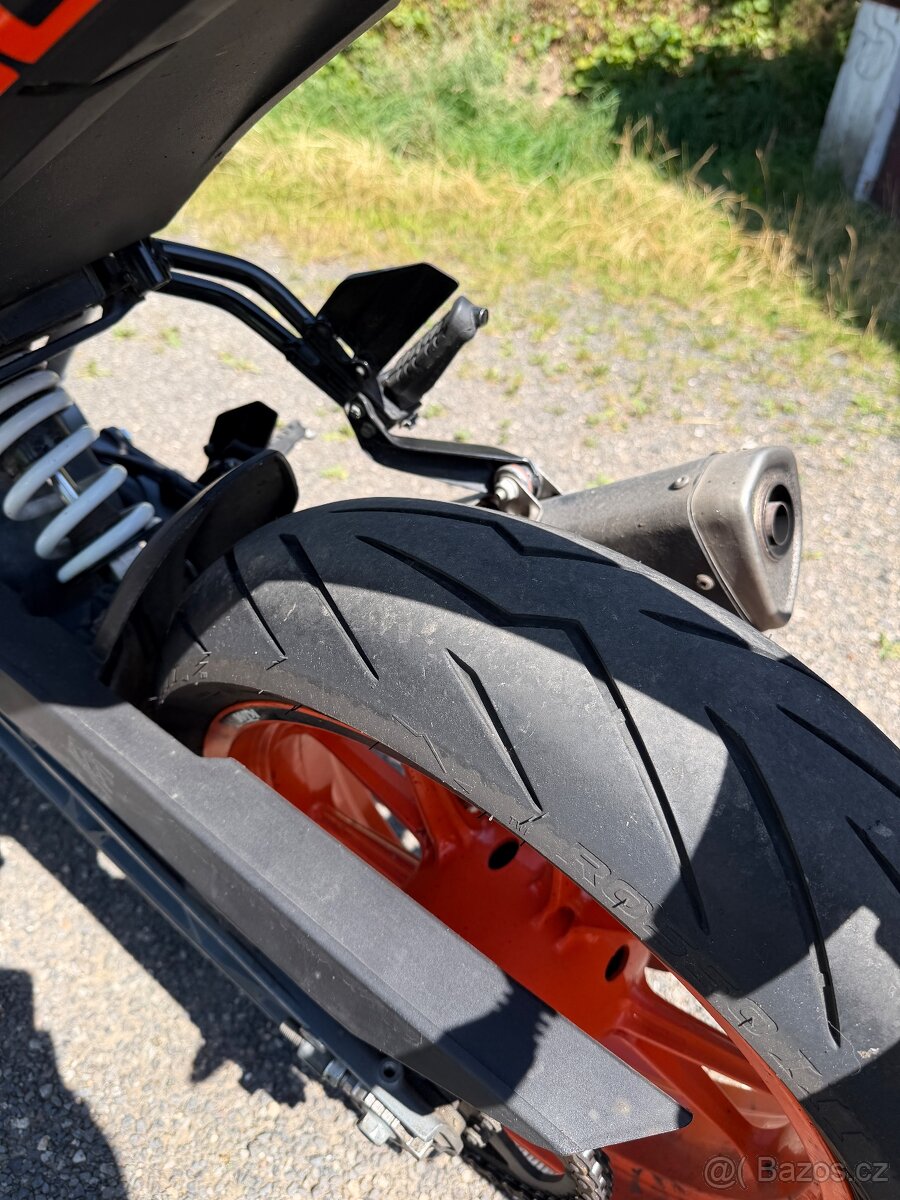 KTM Duke 390 - 4