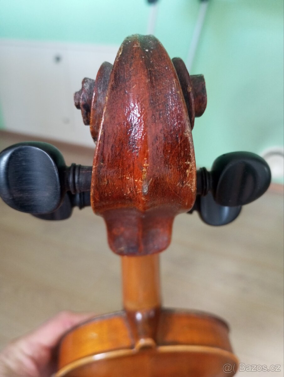 Housle - 4