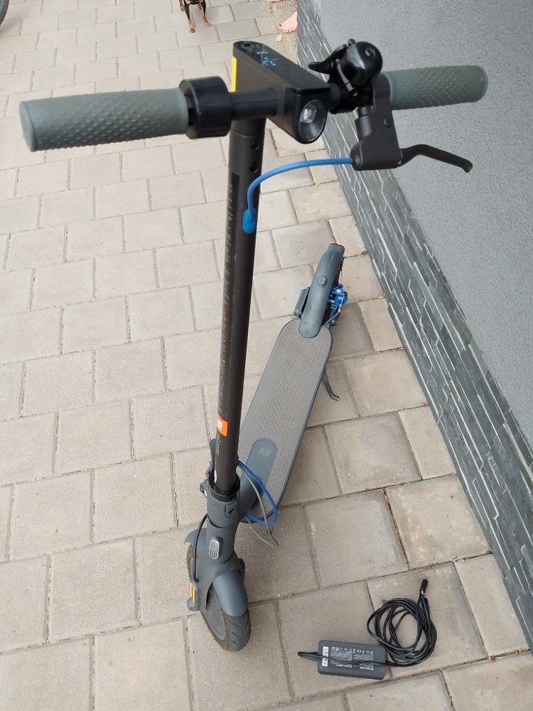 Elektrická koloběžka XIAOMI - 4