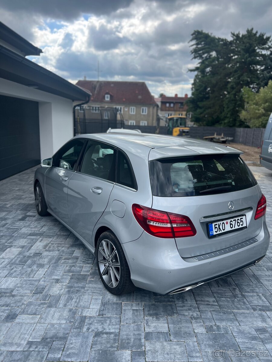 Mercedes-Benz B180d - 4