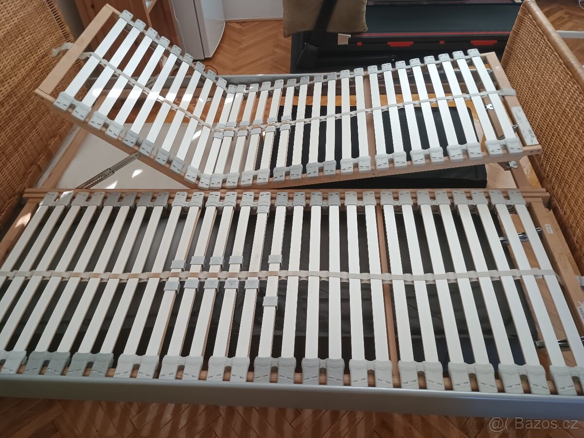 Prodám manželskou postel Ikea - 4