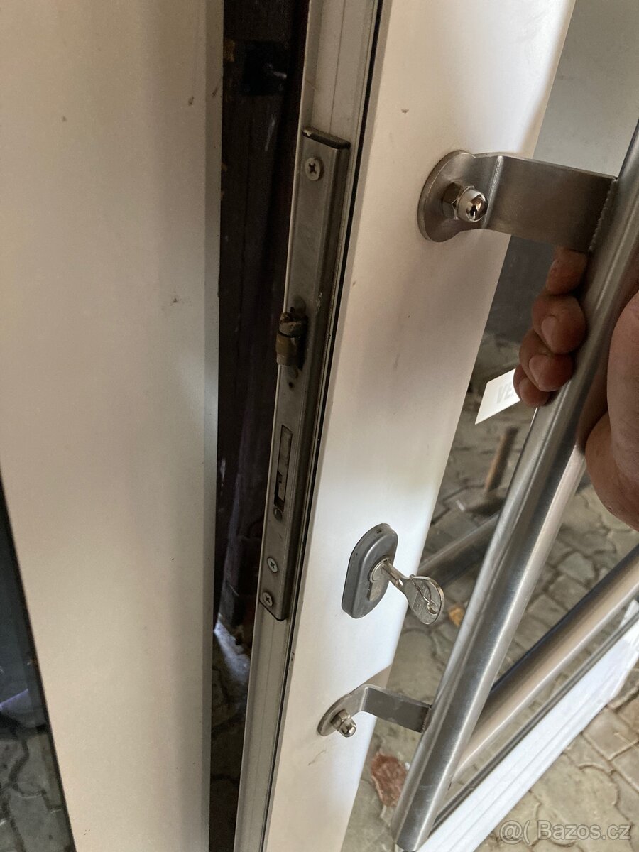 Hliníkové vchodové dveře - 4