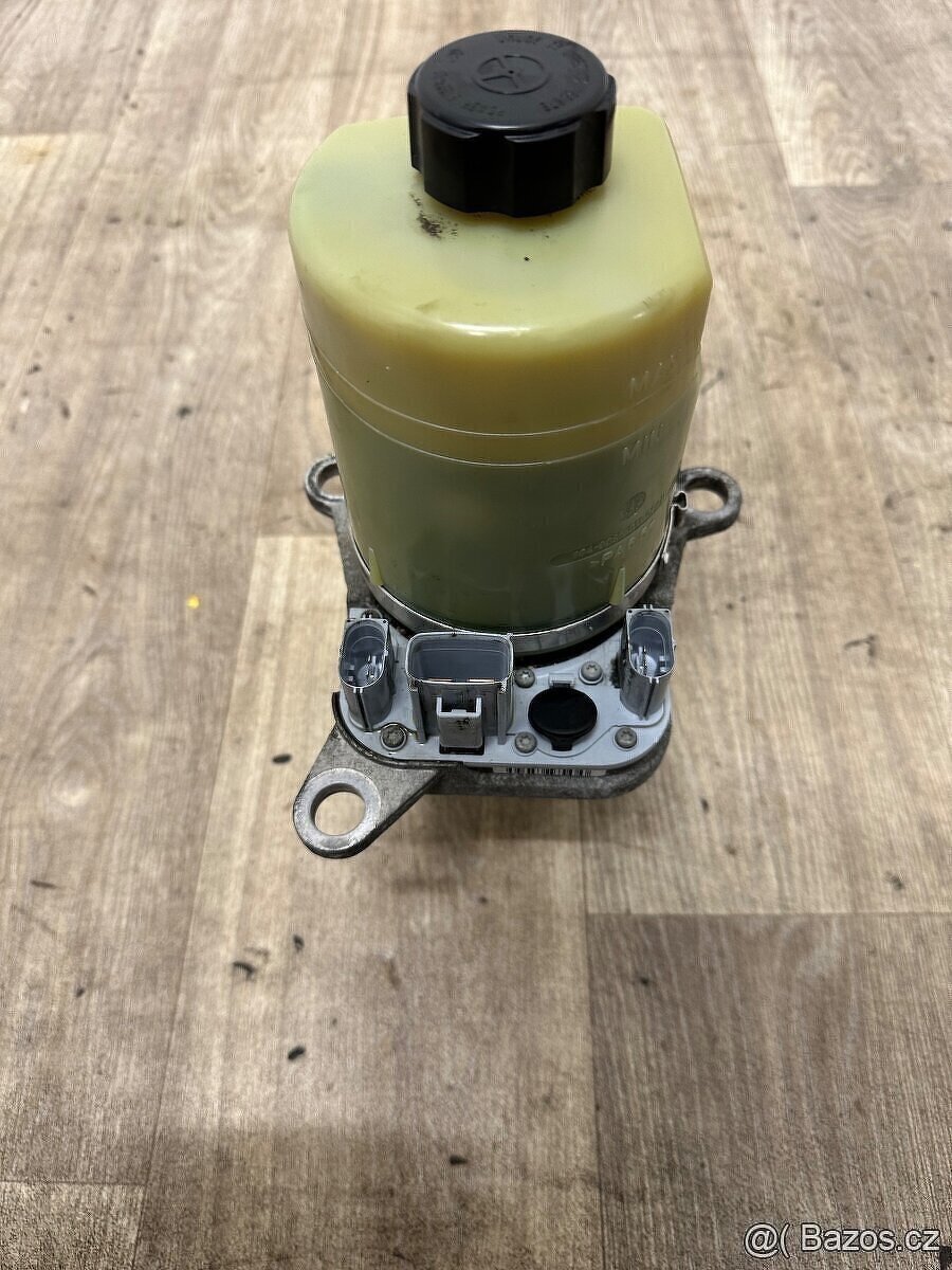 Ford Focus II čerpadlo řízení - 4