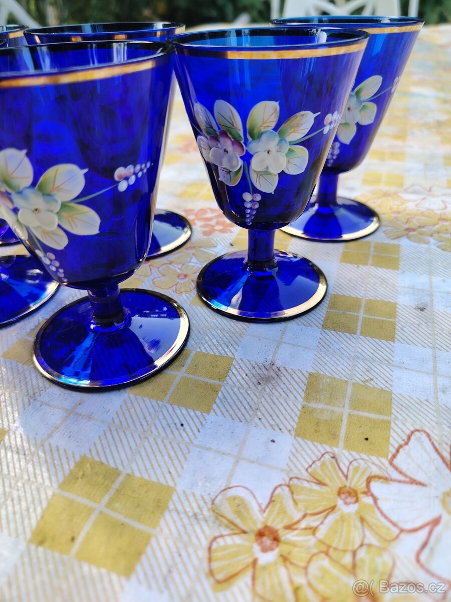 Modré skleněné skleničky s květinami - 4