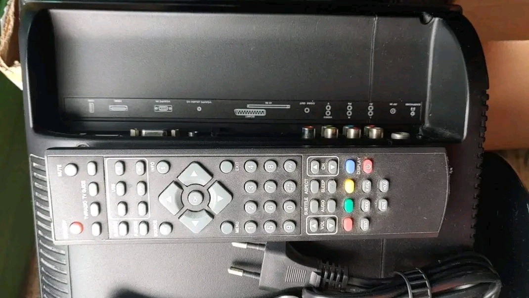 2ks malé TV 19" - 4