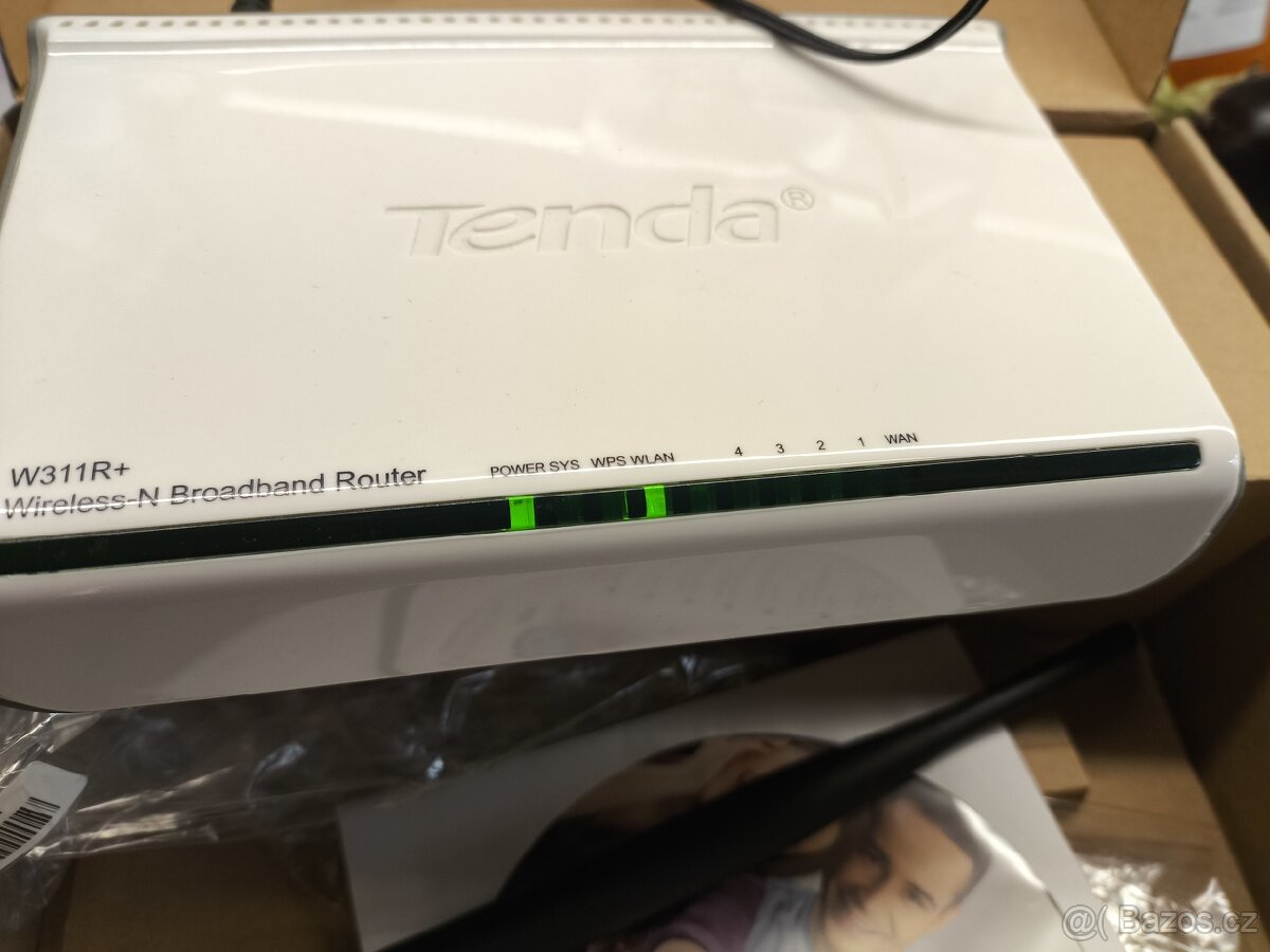 Tenda W3111R+ wireless-N broadband router - 4