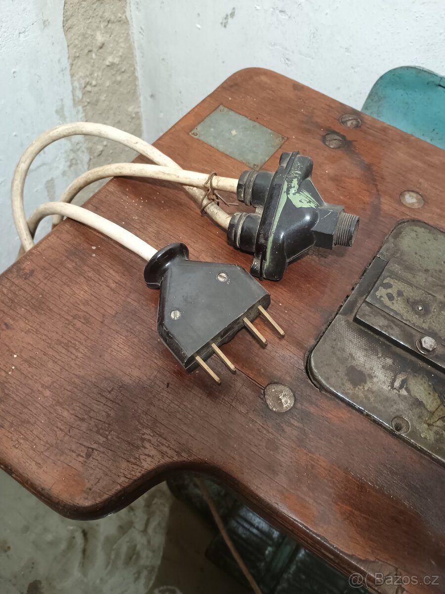 Šicí stroj na rukavice Svit - 4