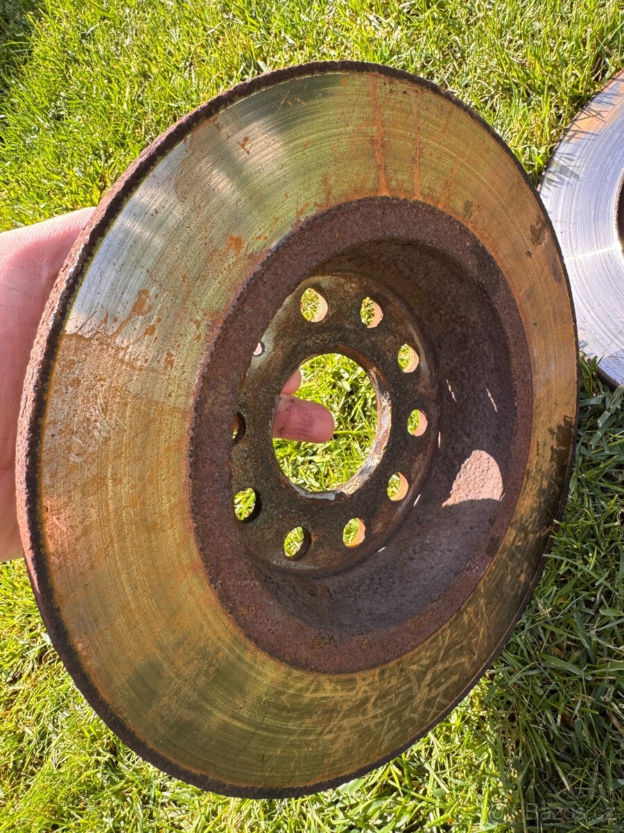 Vw golf V kotouce trmeny mk5 - 4