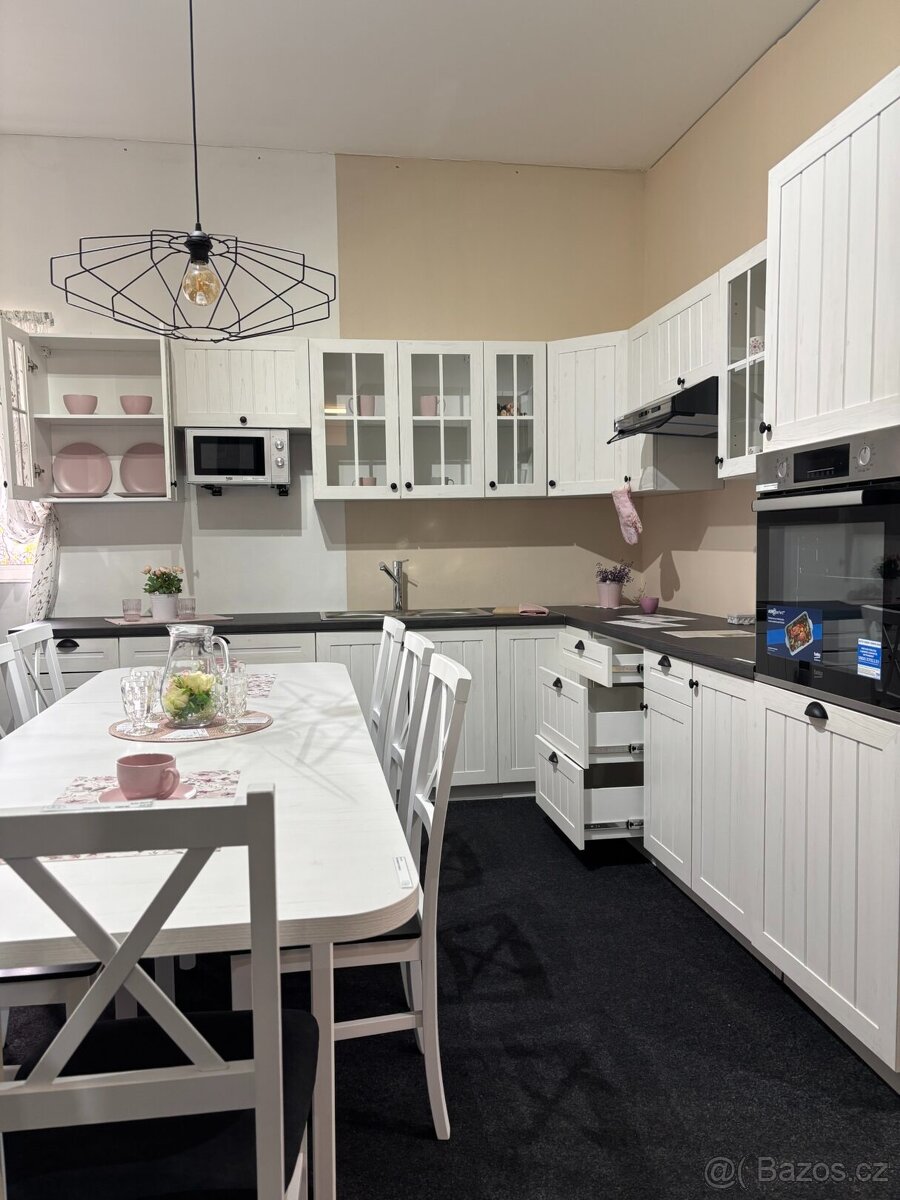 Moderní Provence kuchyně JULIÁNA - 4