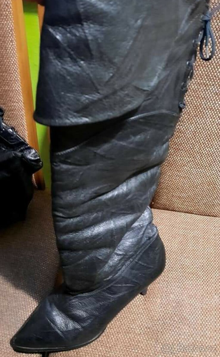 Kožené ,dámské kozačky , uvnitř kožešina, vel.40 - 4