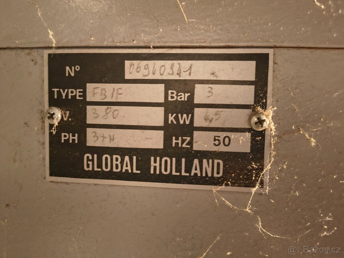 Průmyslový vyvíječ páry pro 2 žehličky 4 kW Global Holland - 4