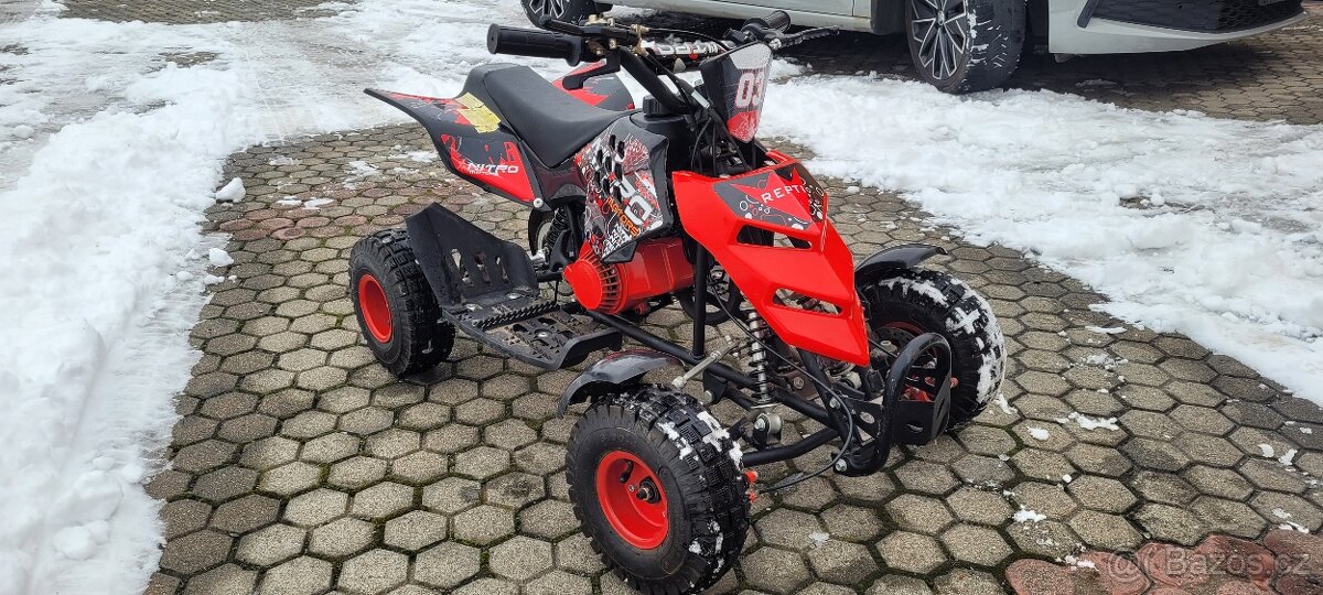 Dětská motorová čtyřkola