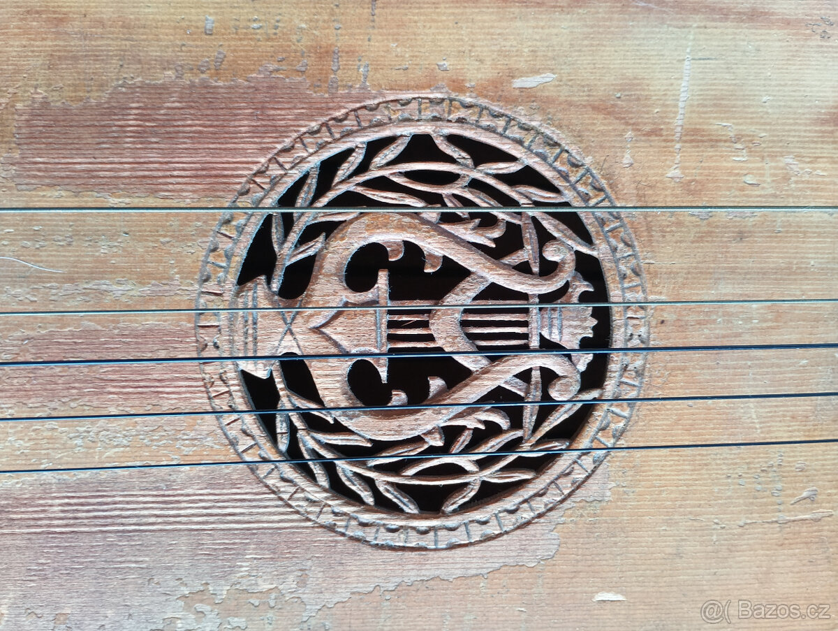 Kytarová loutna - 4