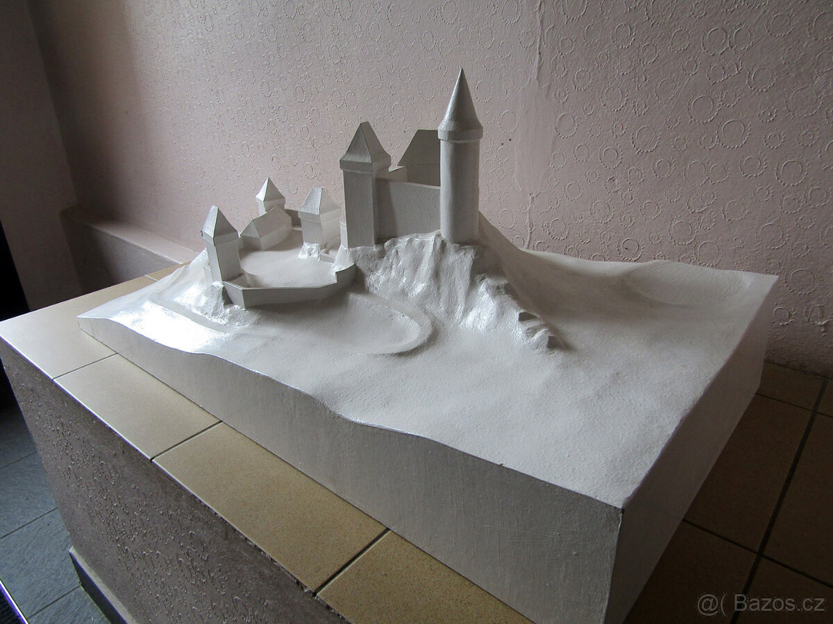 model hradu Lopata - 4