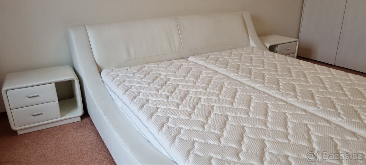 Designová manželská postel + noční stolky - 4