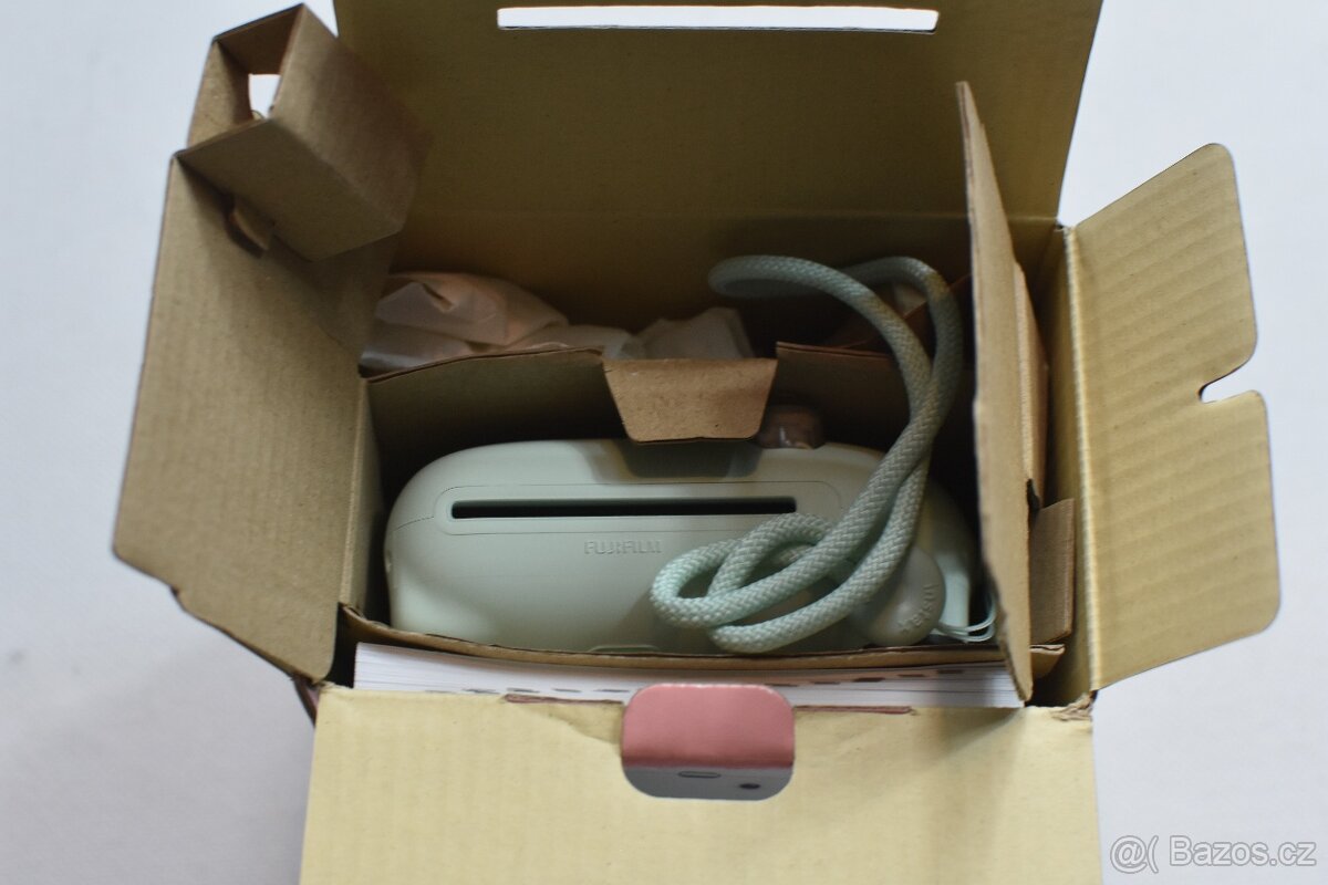 Fujifilm Instax Mini 12 zelený - 4