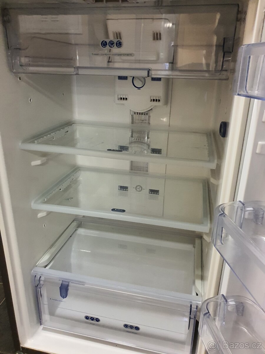 Whirlpool – IKEA velká lednice, výrobník ledu - 4