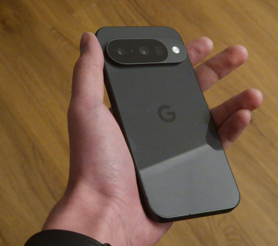 Google Pixel 10 128GB Obsidian - 4