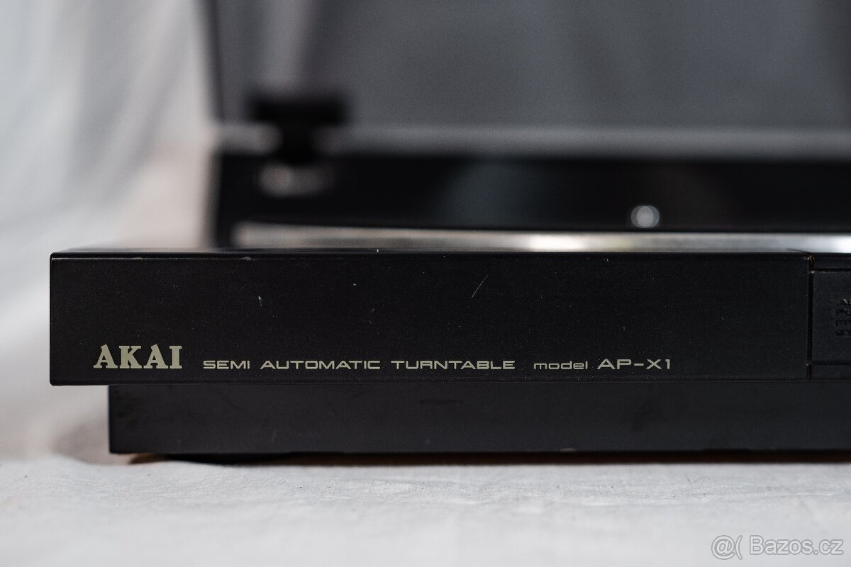 Gramofon AKAI - 4