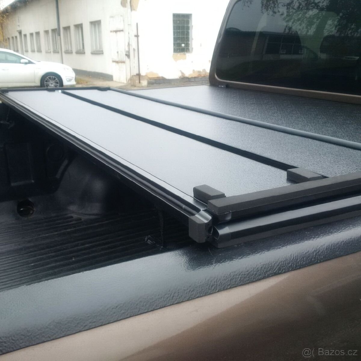 Kryt korby na Volkswagen Amarok - černý, hliník, 3 dílny