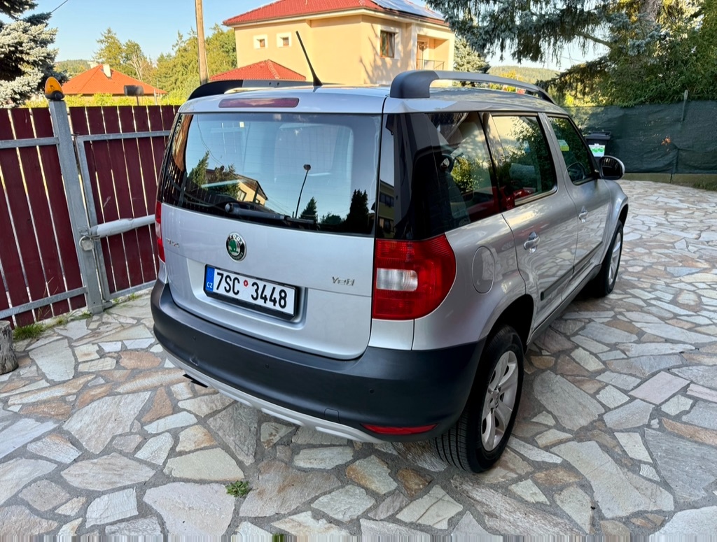 Škoda Yeti, 2.0 TDI 103KW DSG PANOEAMA TAŽNÉ ZAŘÍZENÍ - 4