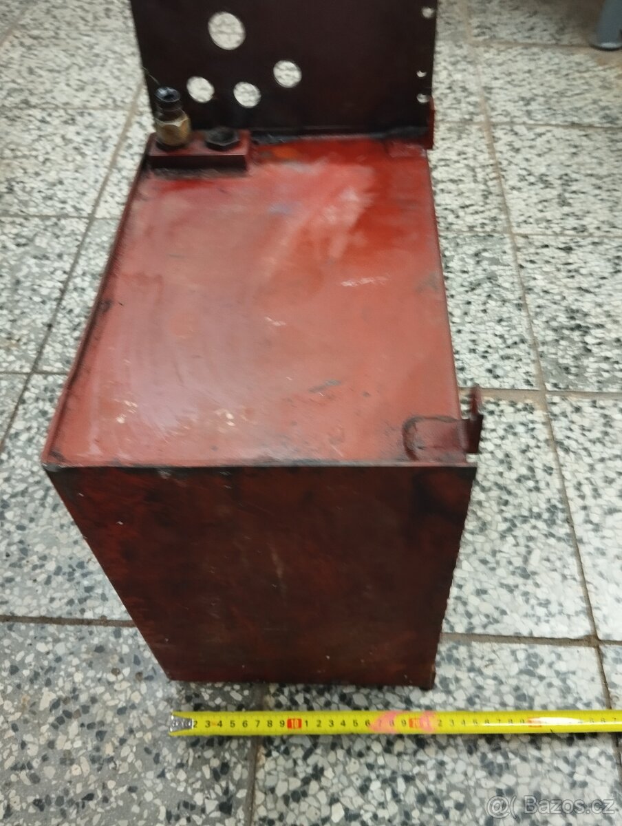 Nádrž na hydraulický olej - 4