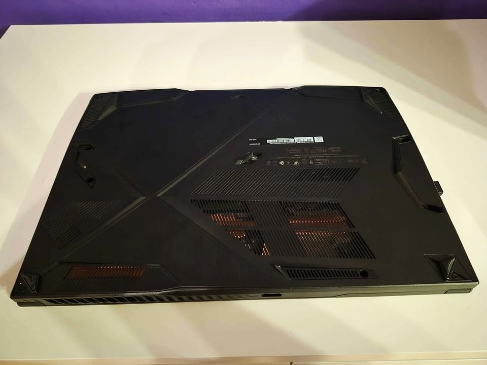 Herní MSI Thin GF63 RTX 4050 Super stav - 4