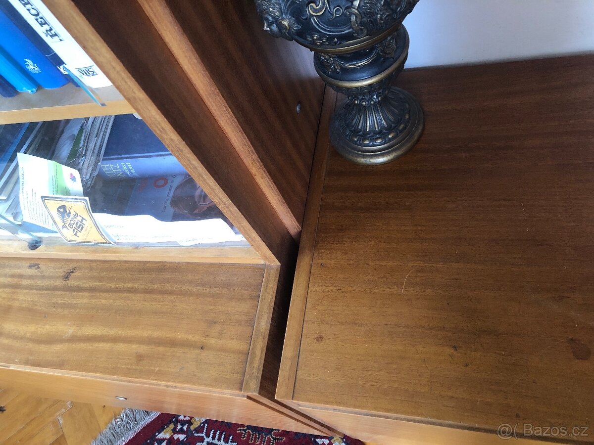 KNIHOVNA, stěna OBÝVÁKOVÁ, ÚLOŽNÁ - 4