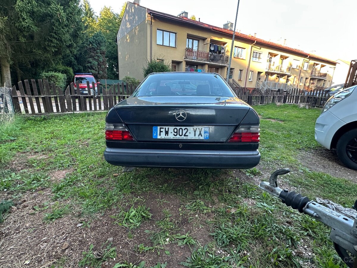 Mercedes-Benz W124 - 4