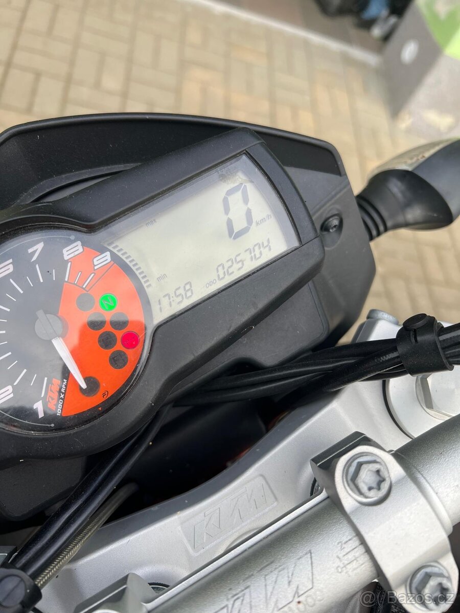 Prodám KTM DUKE 690 2013 50 kW - 4