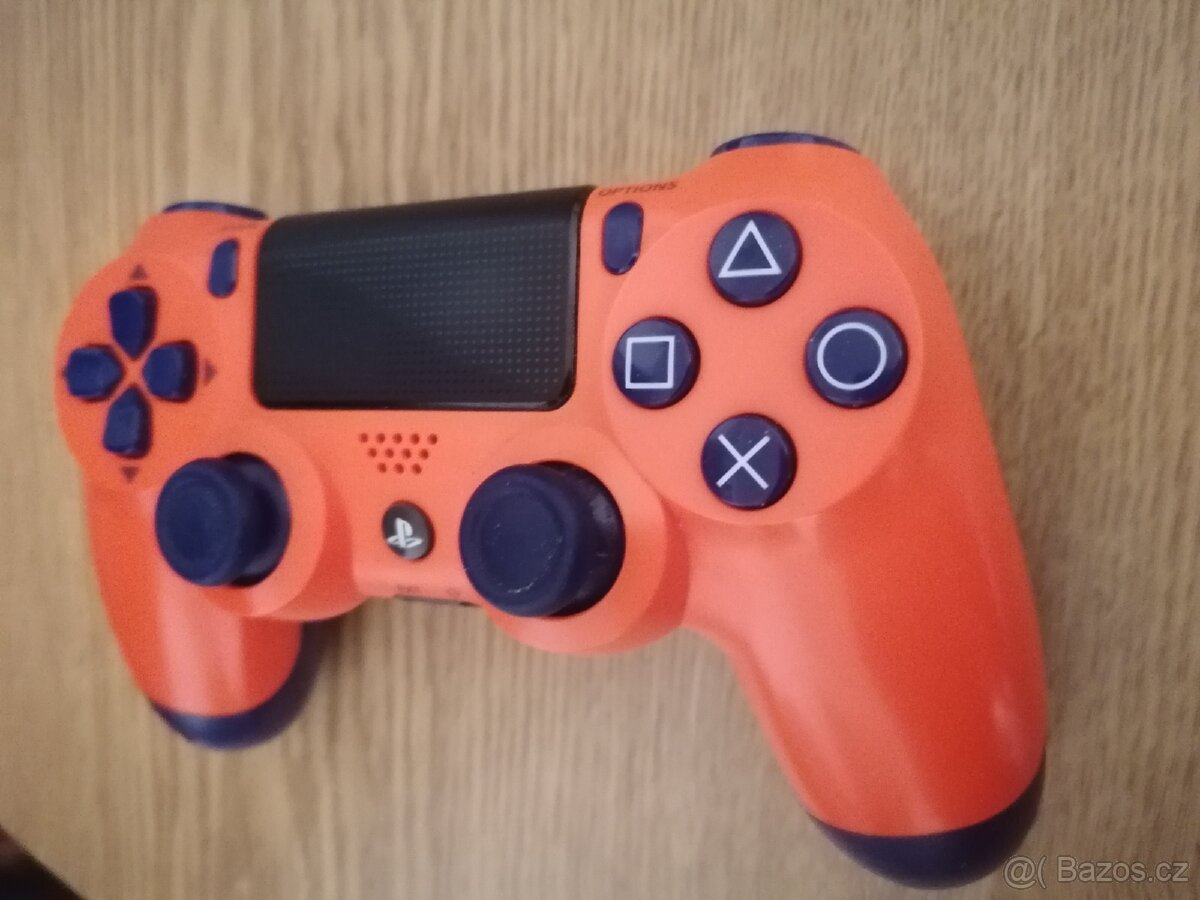 PS4 1TB + 2 ovladače + 6 her – TOP STAV - 4