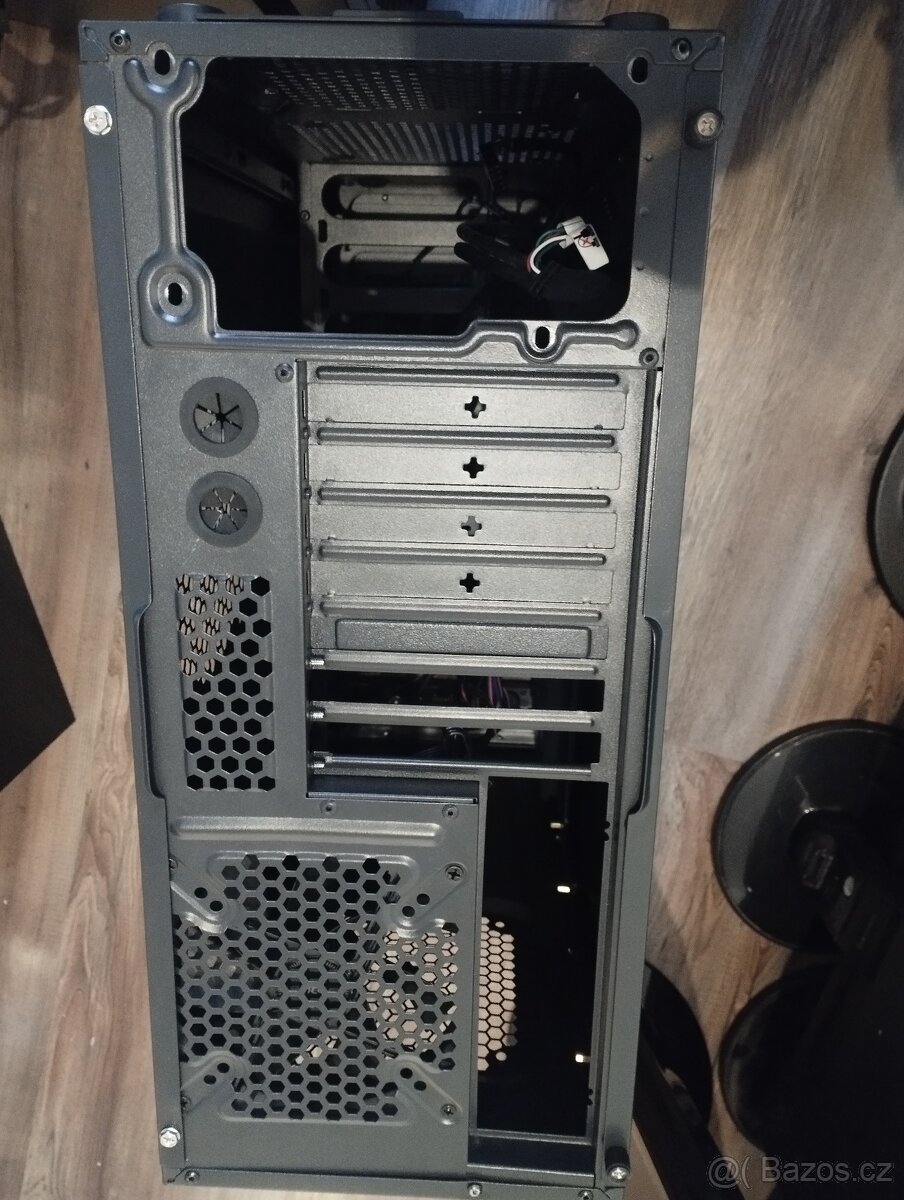 PC Case - lepená - 4